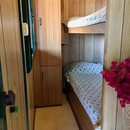 Baia Unci Кемпинг